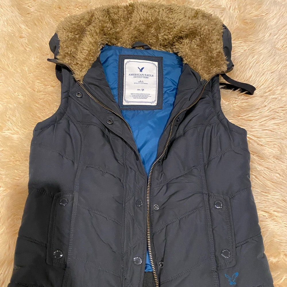 American Eagle hooded Vest with fur lining in Xs
